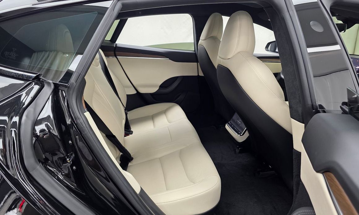Tesla Model S 2023