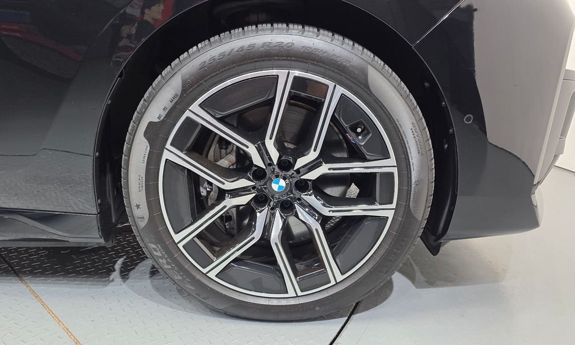BMW i7 2024