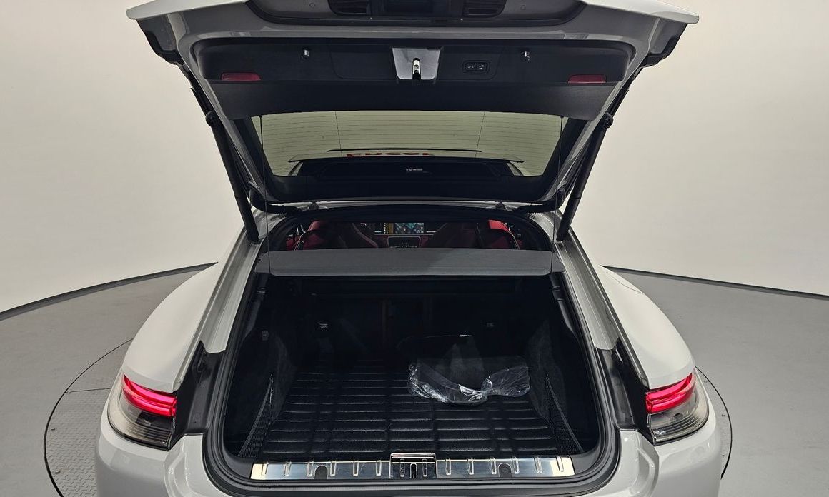 Porsche Panamera 2021