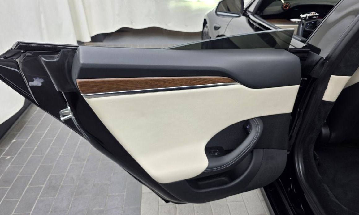 Tesla Model S 2023