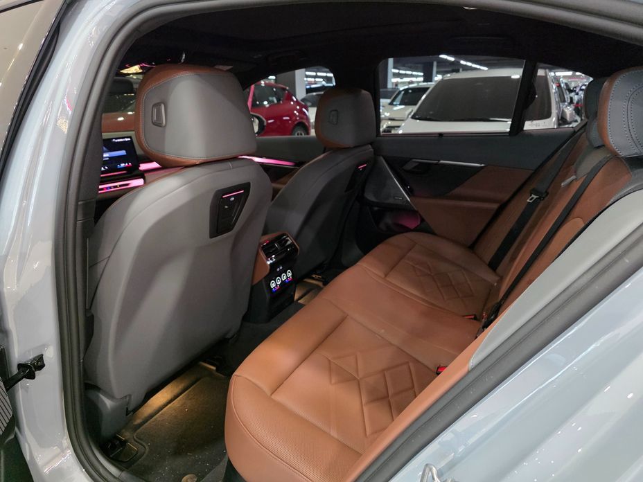 BMW 5-Series 2026