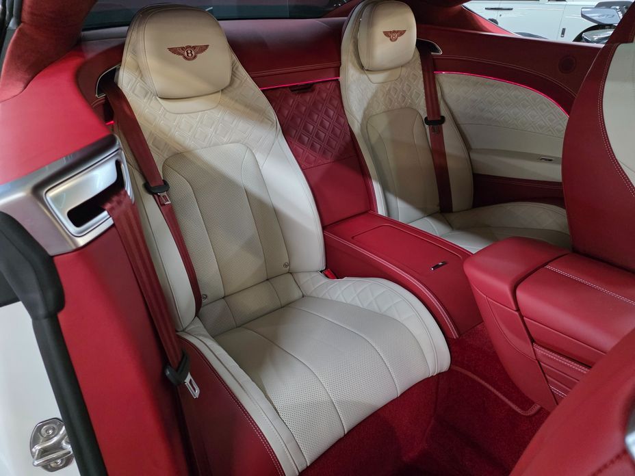 Bentley Continental 2021