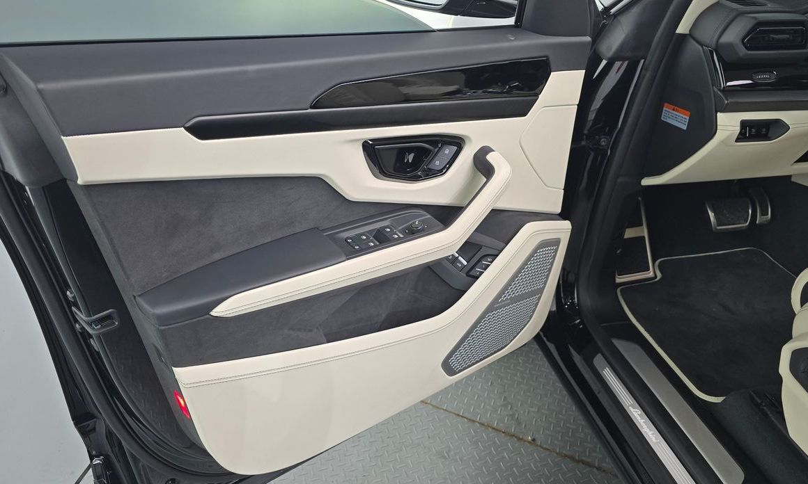 Lamborghini Urus 2025