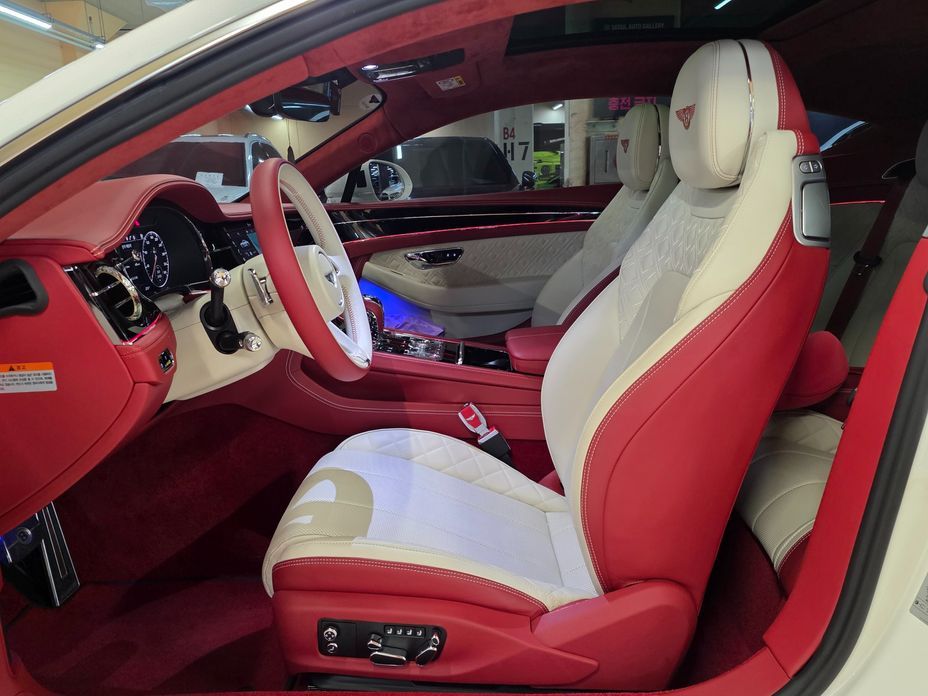 Bentley Continental 2021