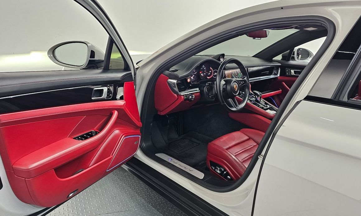 Porsche Panamera 2021