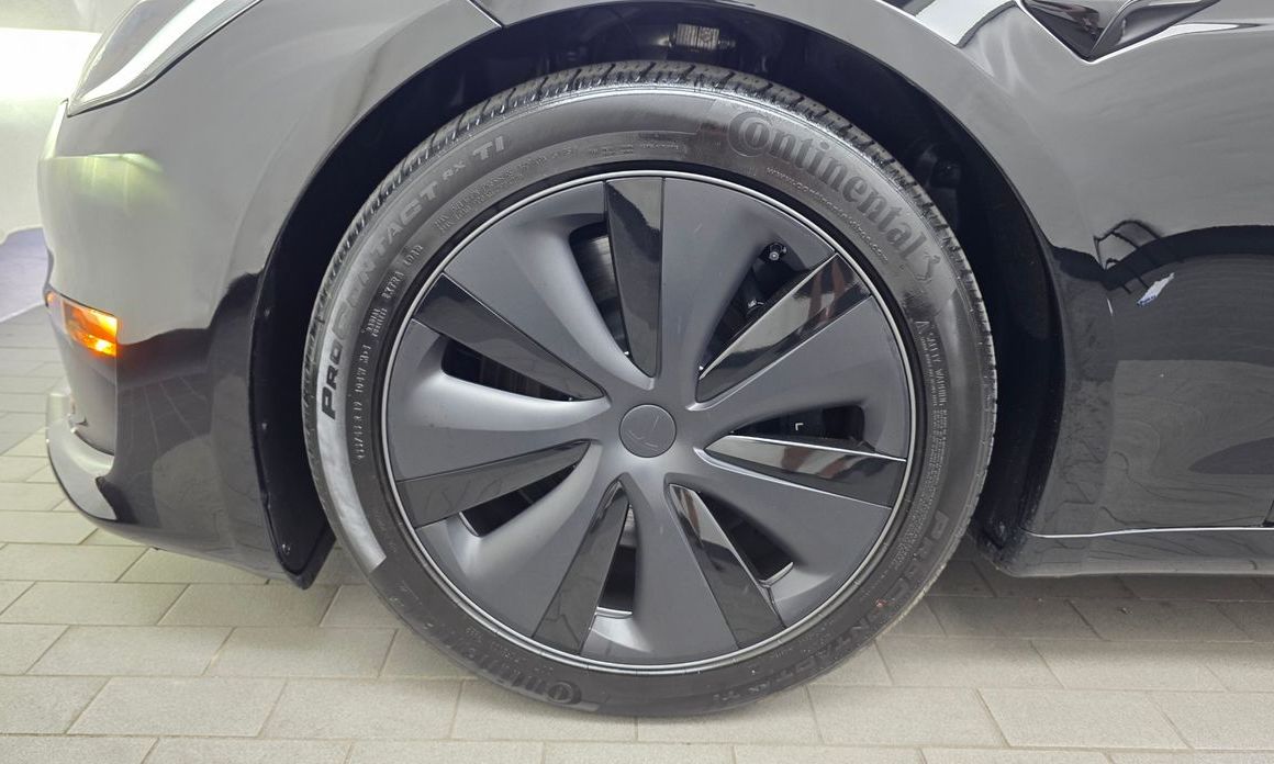Tesla Model S 2023