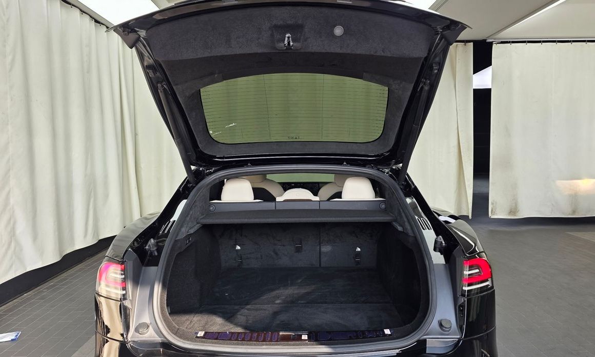 Tesla Model S 2023