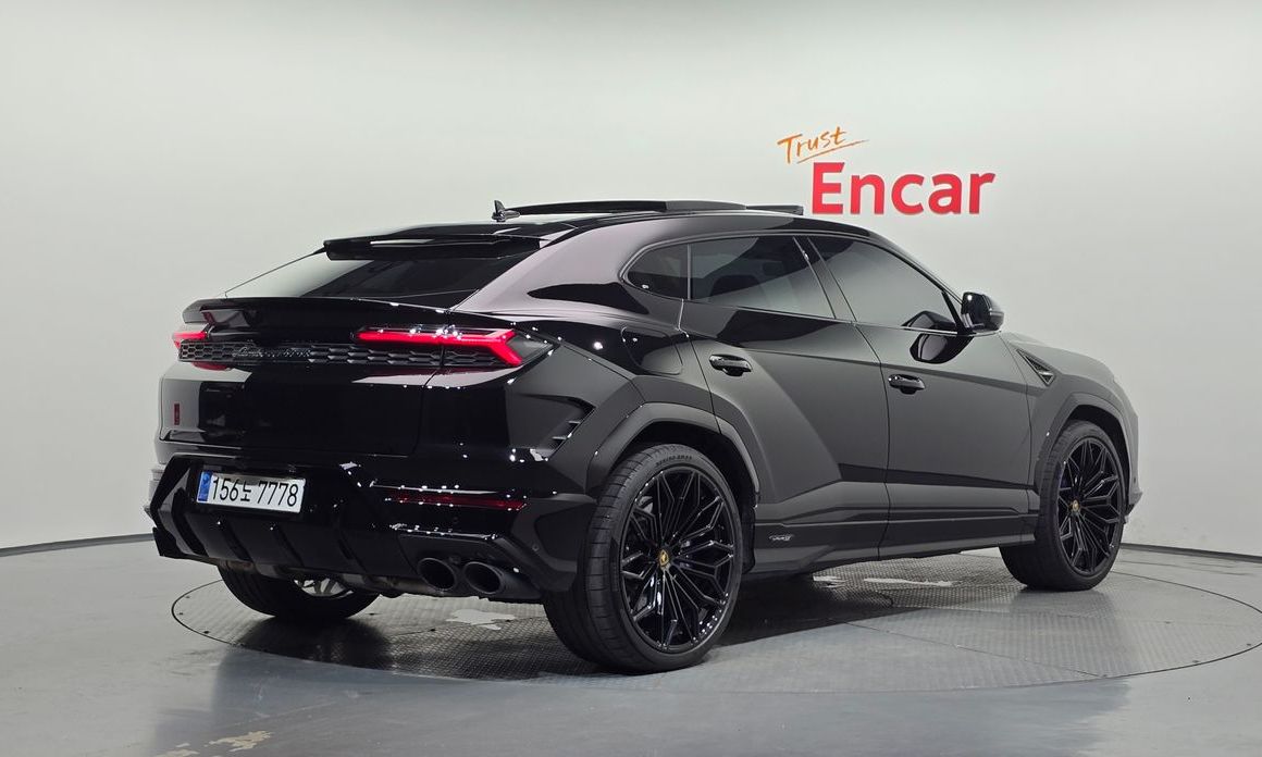 Lamborghini Urus 2025