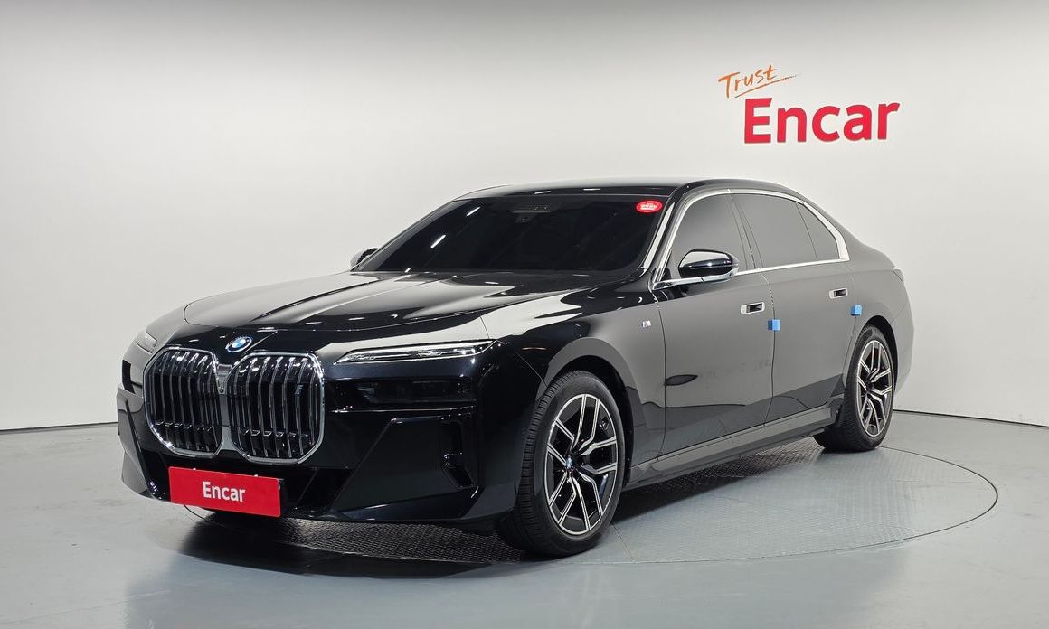 BMW i7 2024