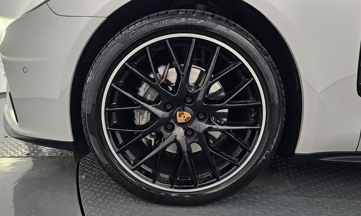 Porsche Panamera 2021