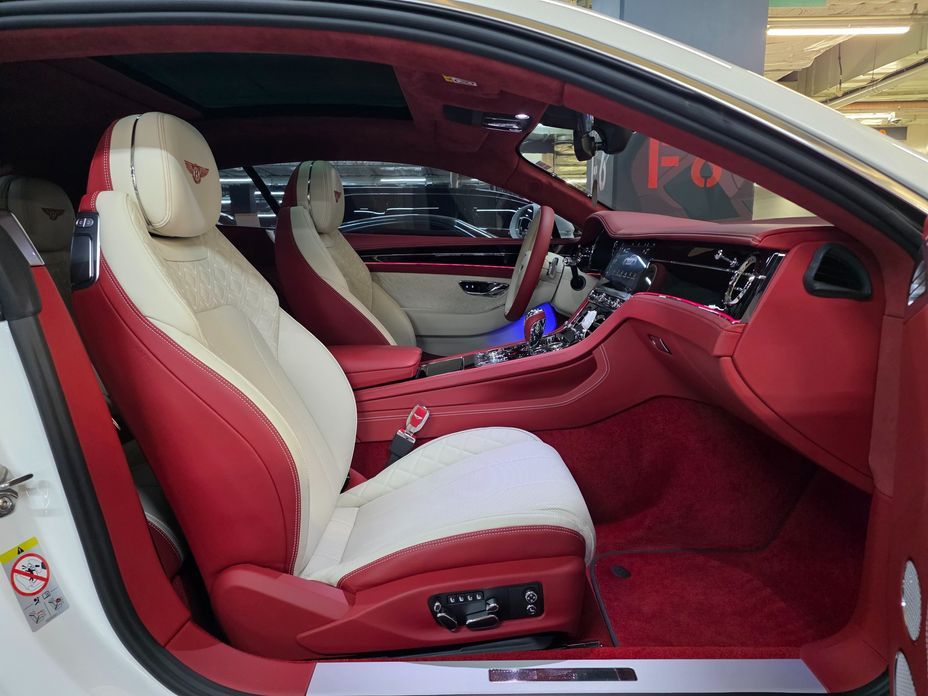 Bentley Continental 2021