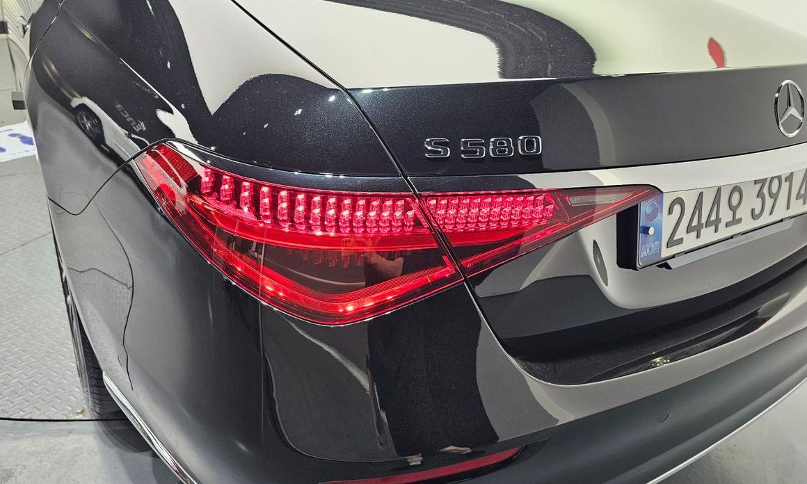 Mercedes-Benz S-Class 2024