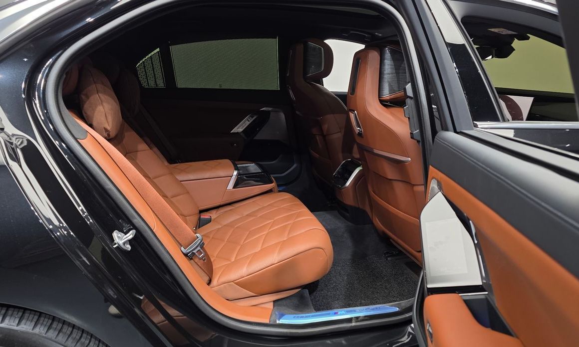 BMW i7 2024