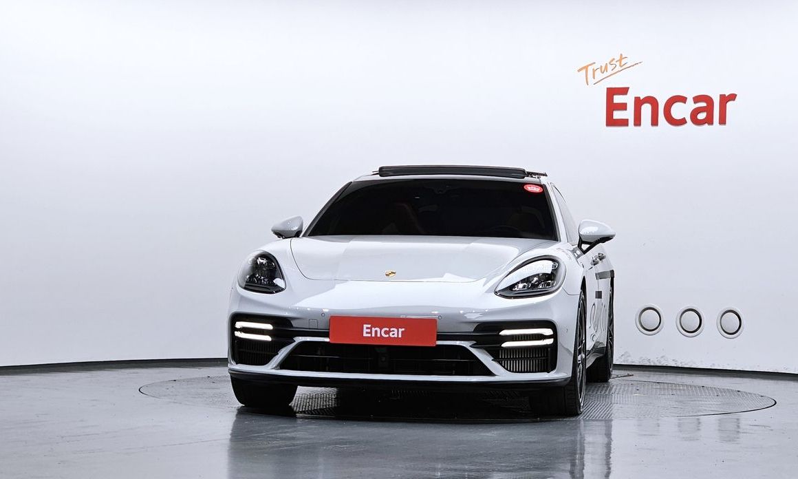 Porsche Panamera 2021