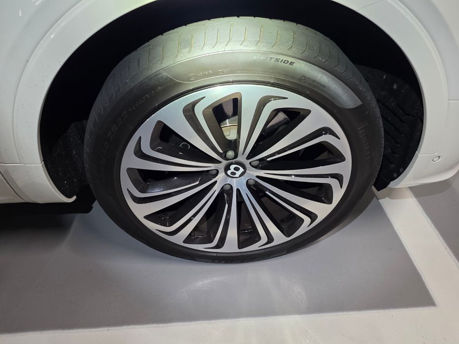 Bentley Bentayga 2022