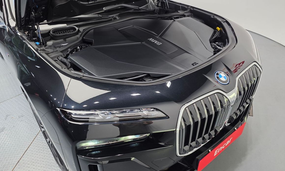 BMW i7 2024
