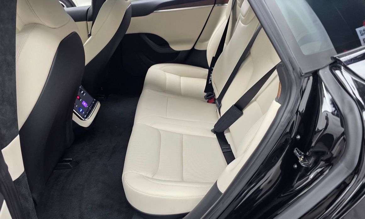 Tesla Model S 2023