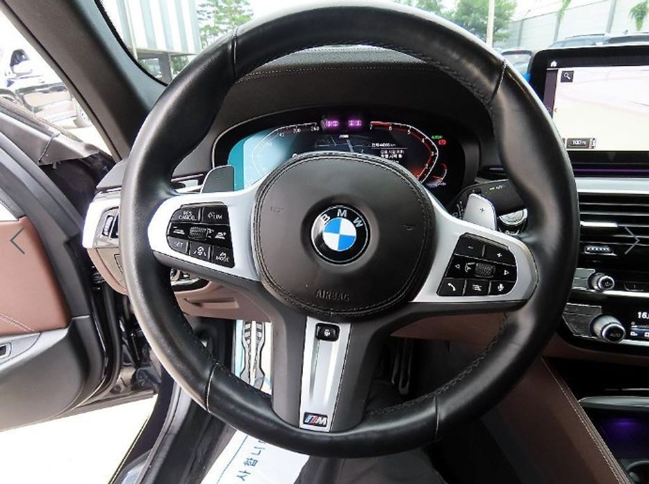BMW 5-Series 2022