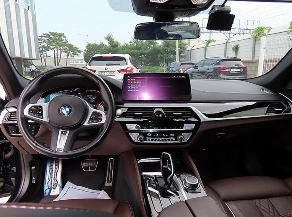 BMW 5-Series 2022