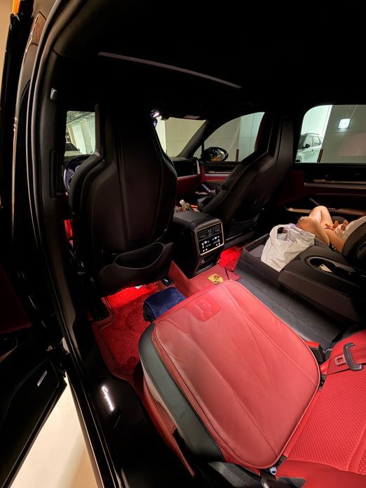 Porsche Cayenne 2025