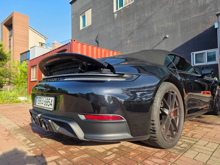 Porsche 911 2025
