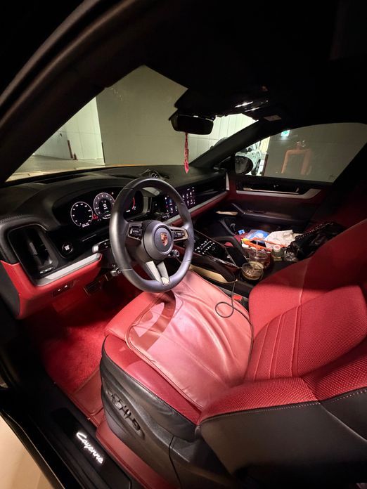 Porsche Cayenne 2025