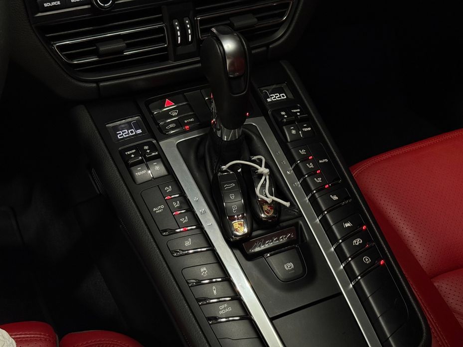 Porsche Macan 2021