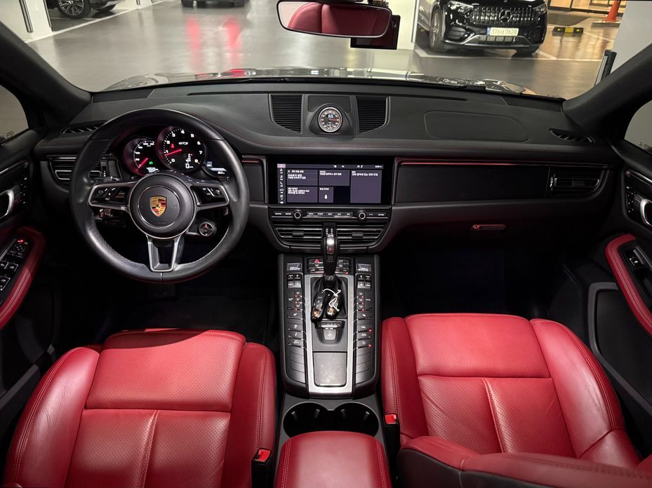 Porsche Macan 2021