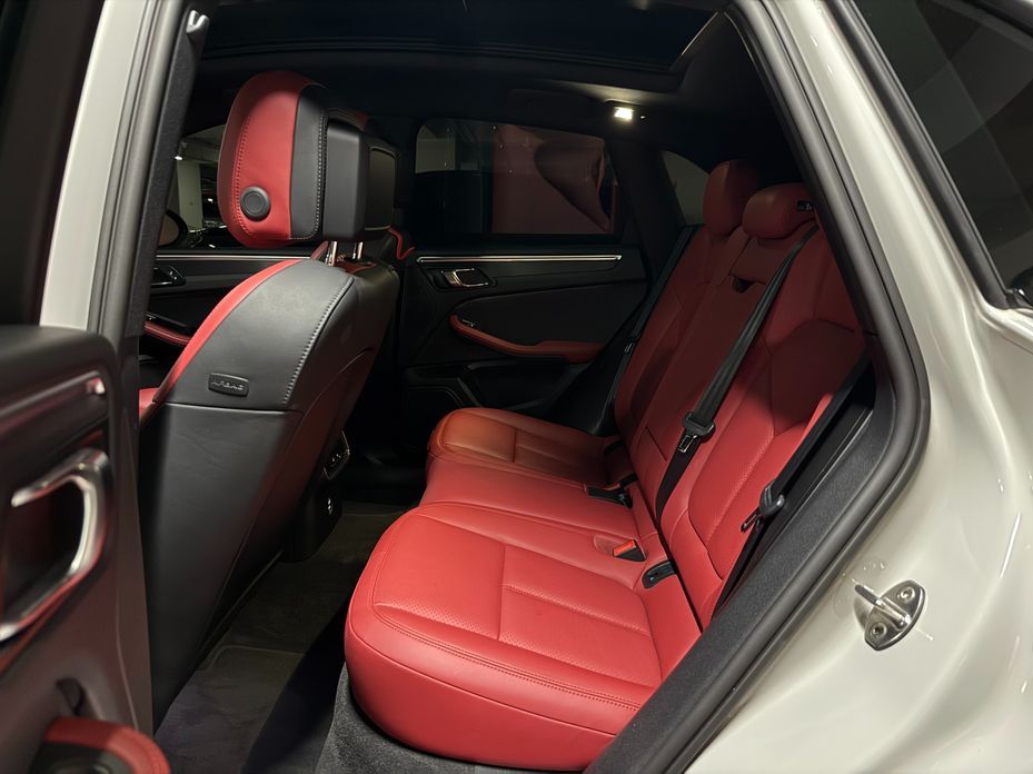Porsche Macan 2021