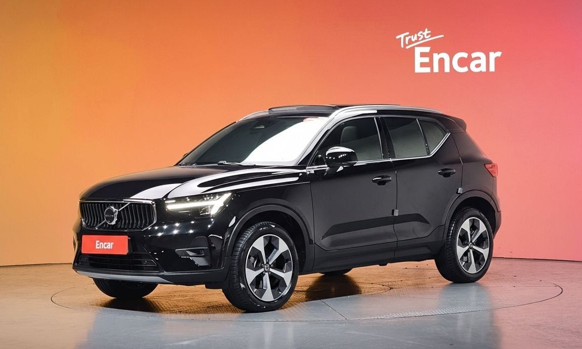 Volvo XC40 2025