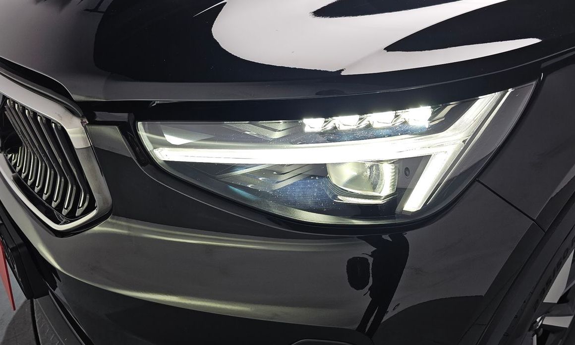 Volvo XC40 2025