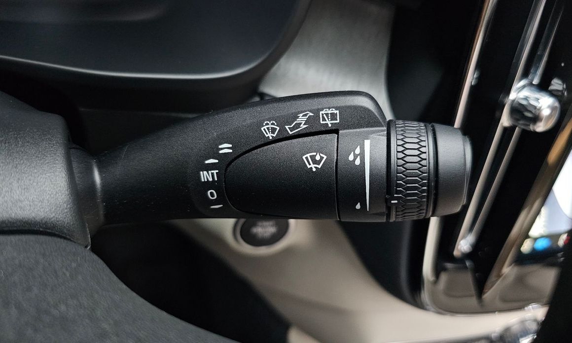 Volvo XC40 2025