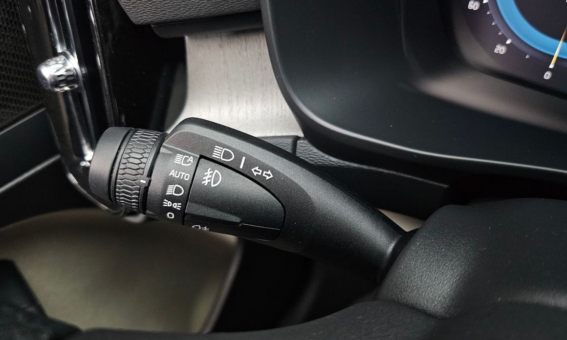 Volvo XC40 2025