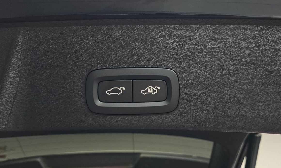 Volvo XC40 2025