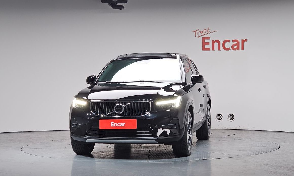 Volvo XC40 2025