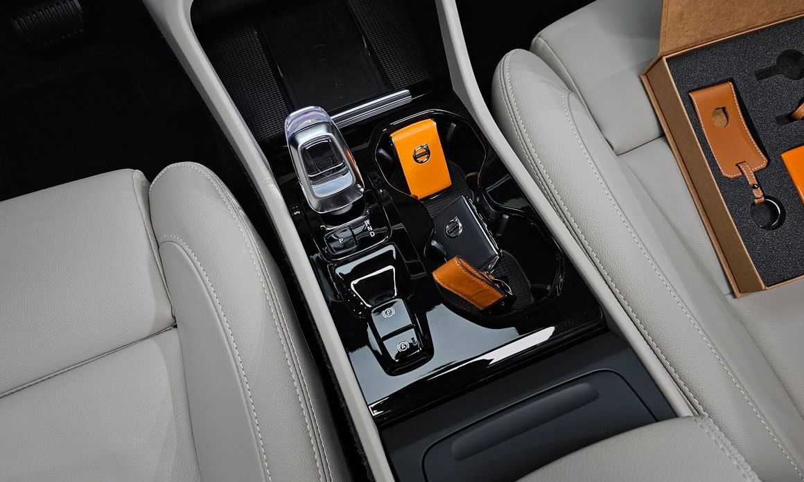 Volvo XC40 2025