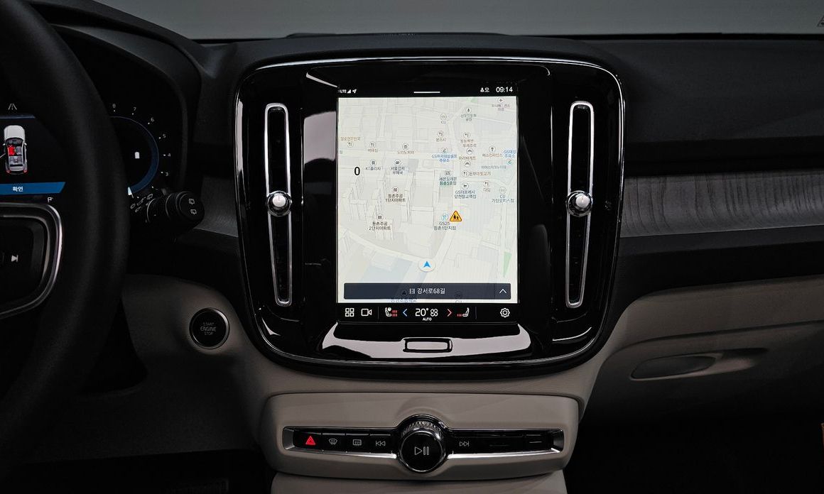 Volvo XC40 2025
