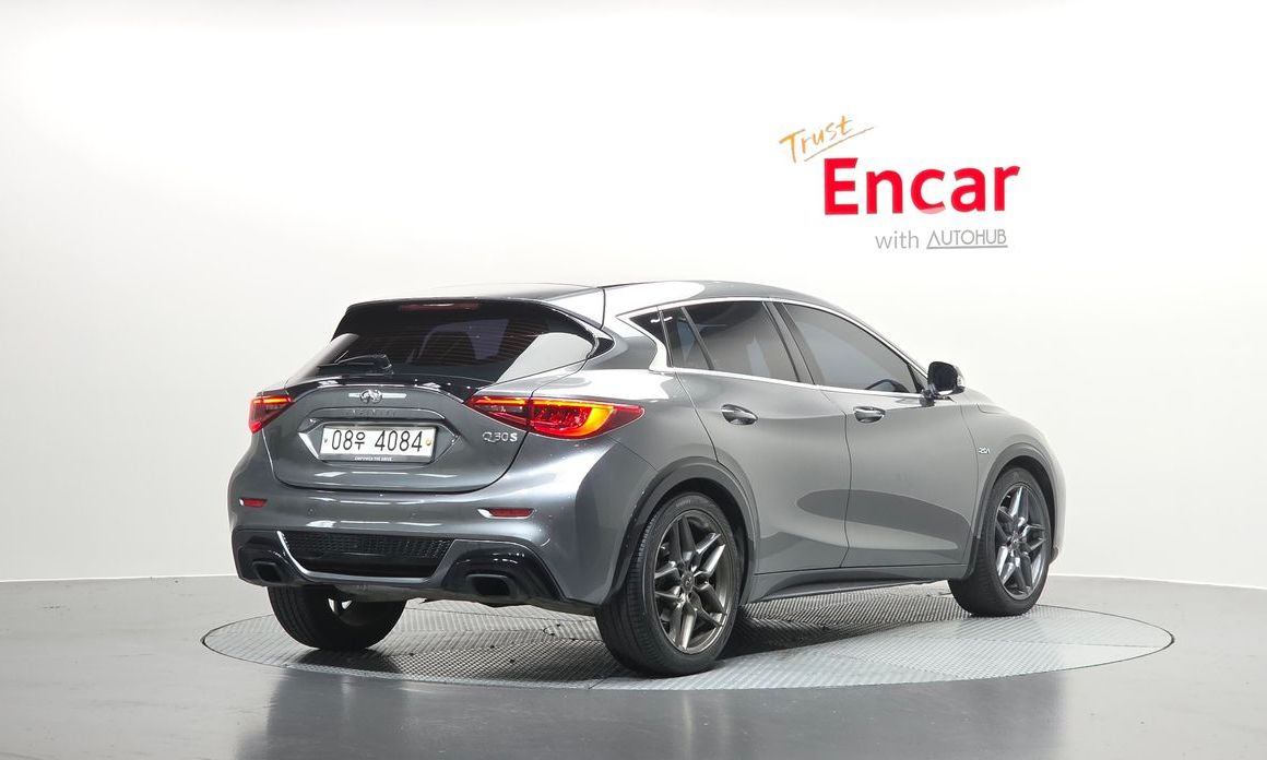 Infiniti Q30 2017