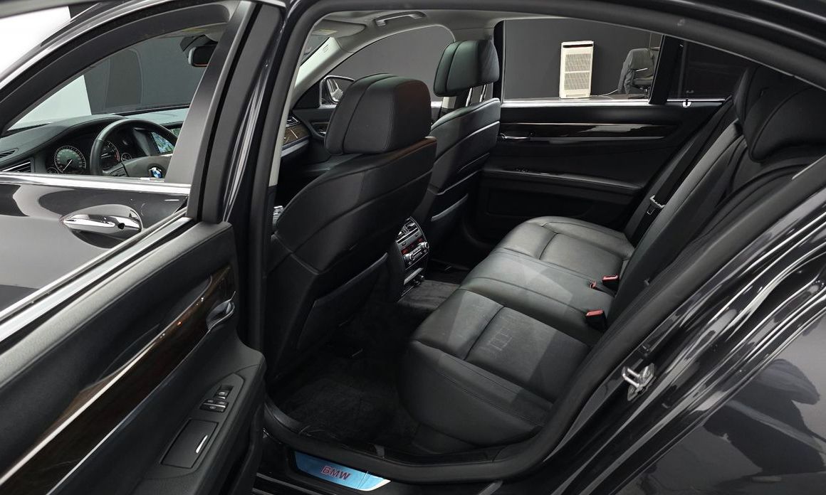 BMW 7-Series 2011