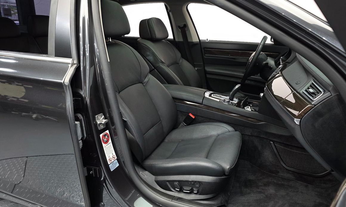 BMW 7-Series 2011