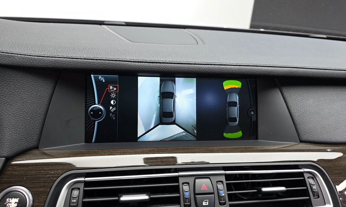 BMW 7-Series 2011