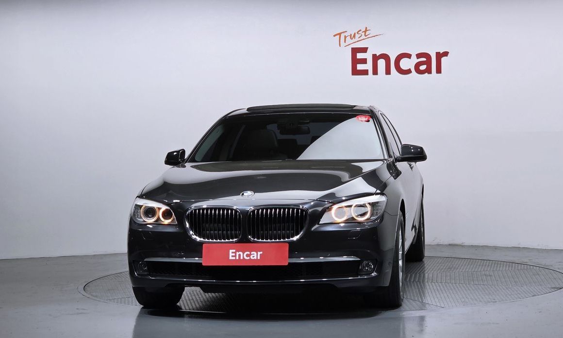 BMW 7-Series 2011