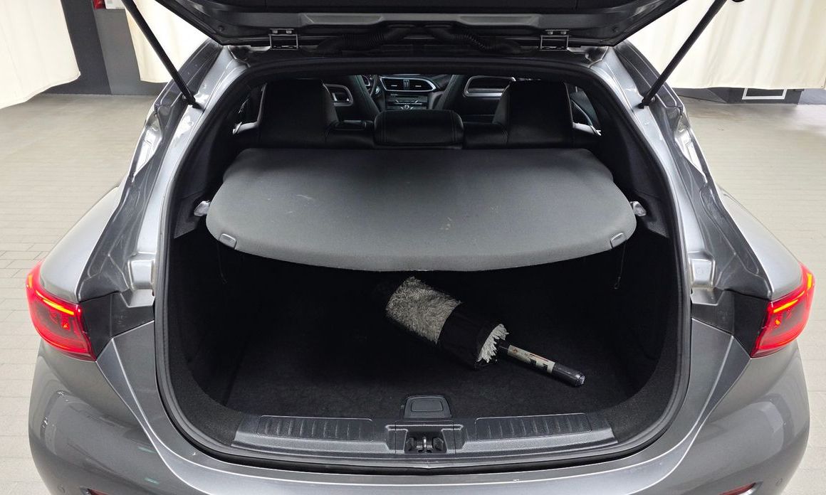 Infiniti Q30 2017