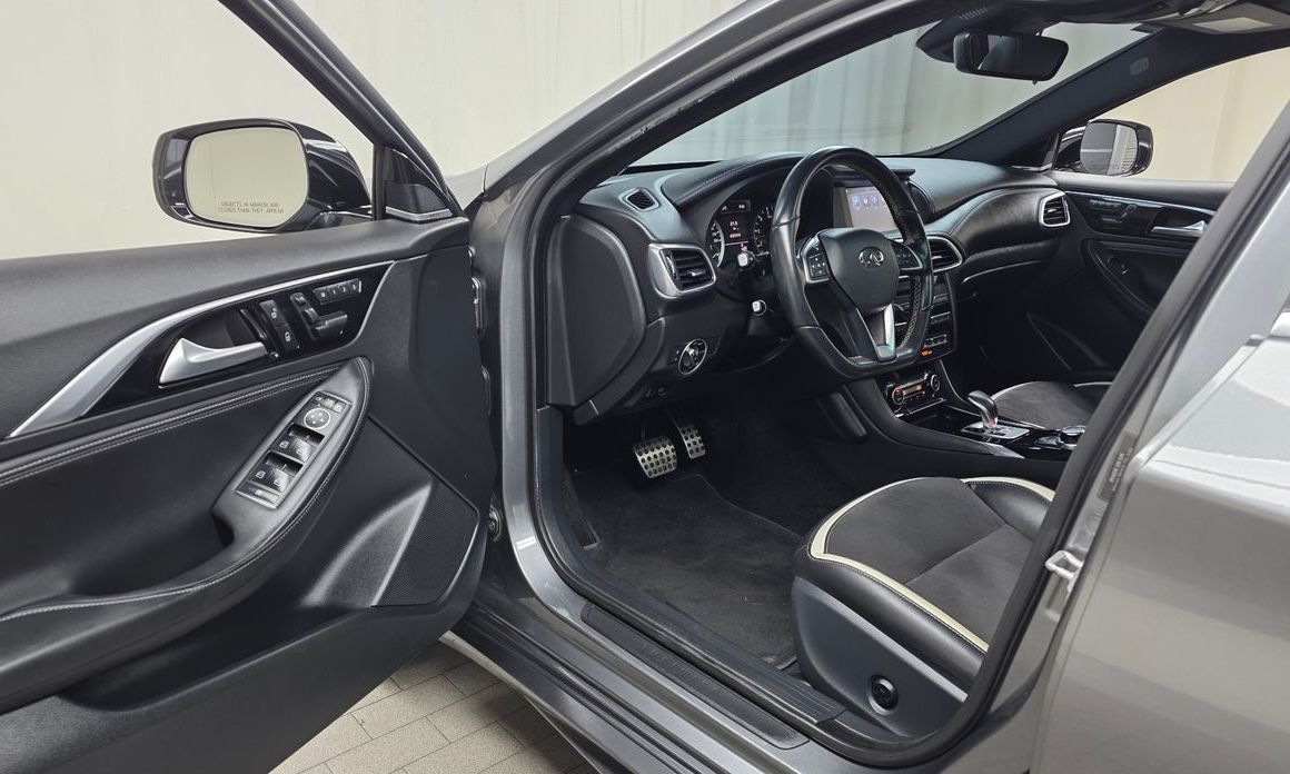 Infiniti Q30 2017