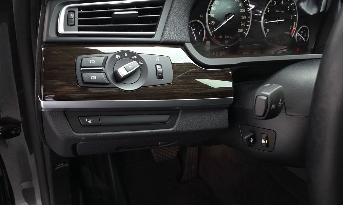 BMW 7-Series 2011