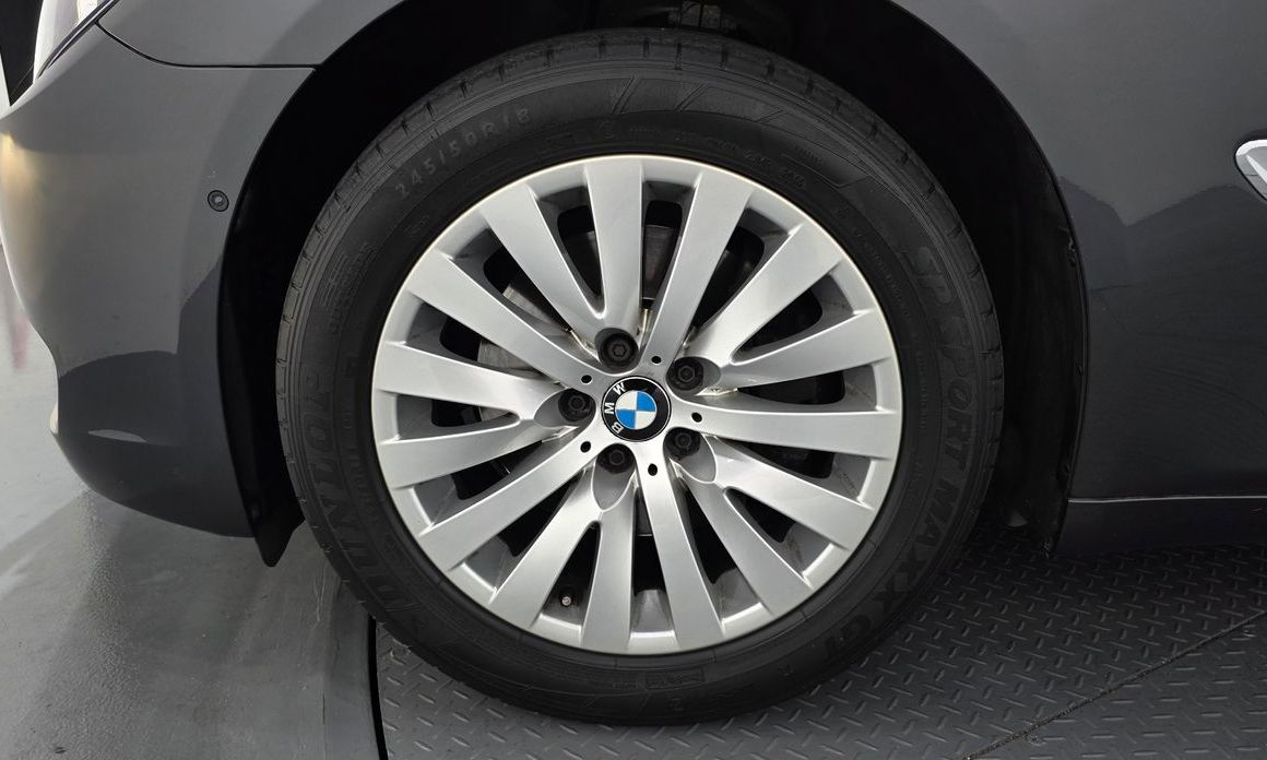 BMW 7-Series 2011