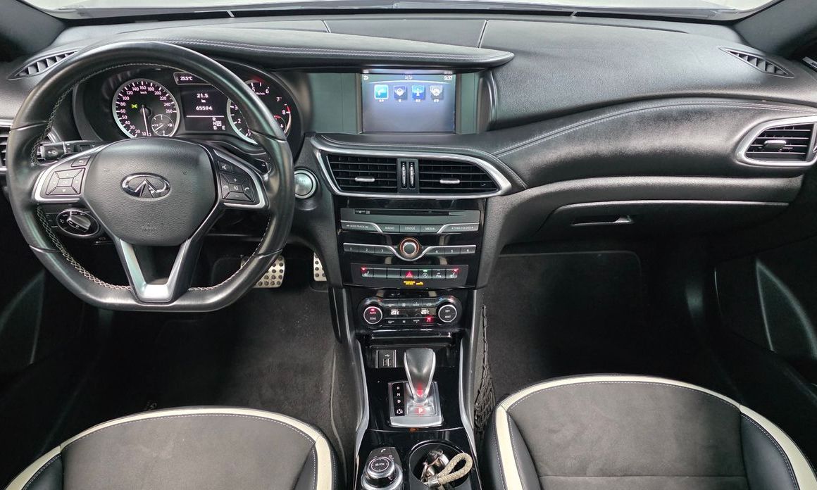 Infiniti Q30 2017
