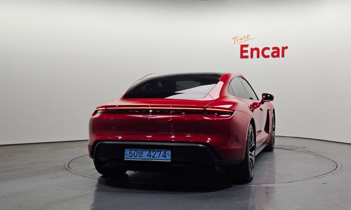 Porsche Taycan 2023