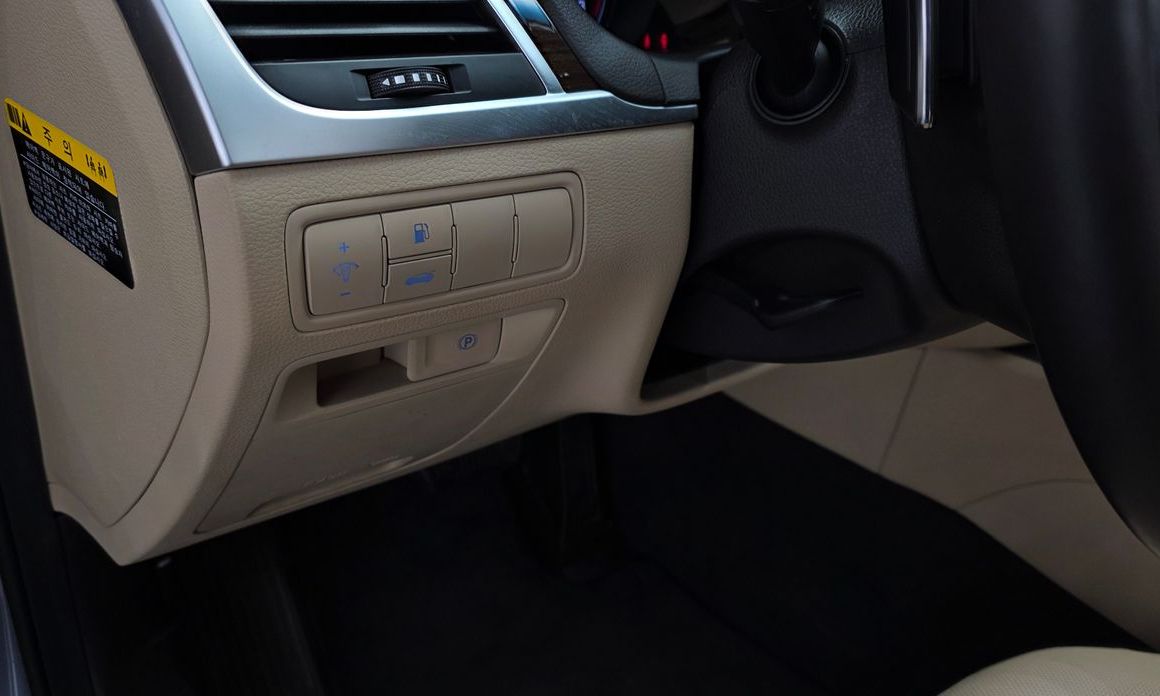 Hyundai Genesis 2016