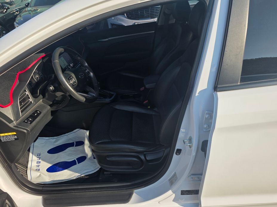 Hyundai AVANTE 2019